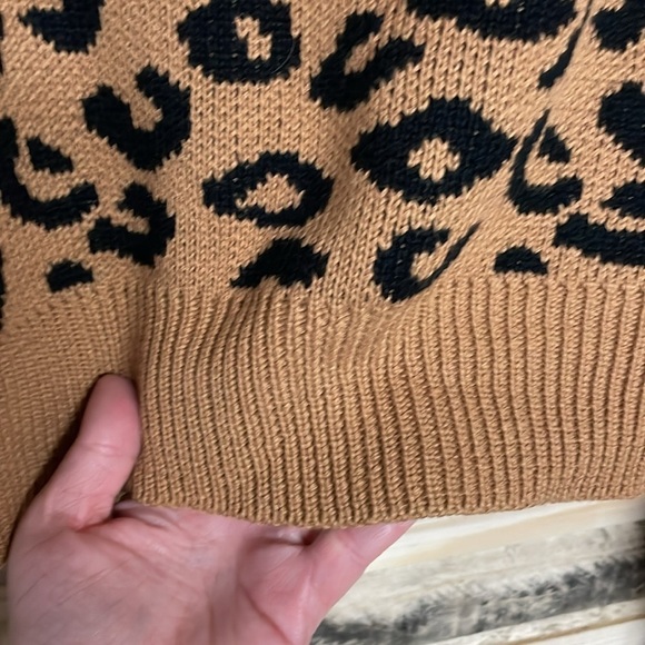 Love tree size XL cropped v-neck cheetah print sweater - Picture 4 of 7
